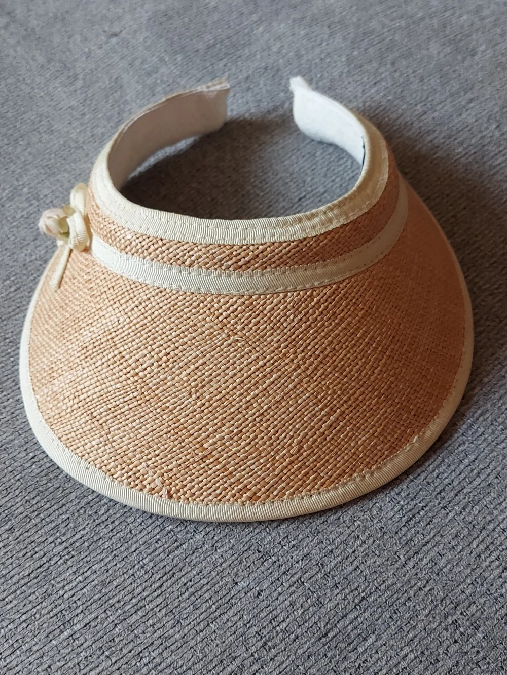 Liz Claiborne Straw Visor with Cream Trim